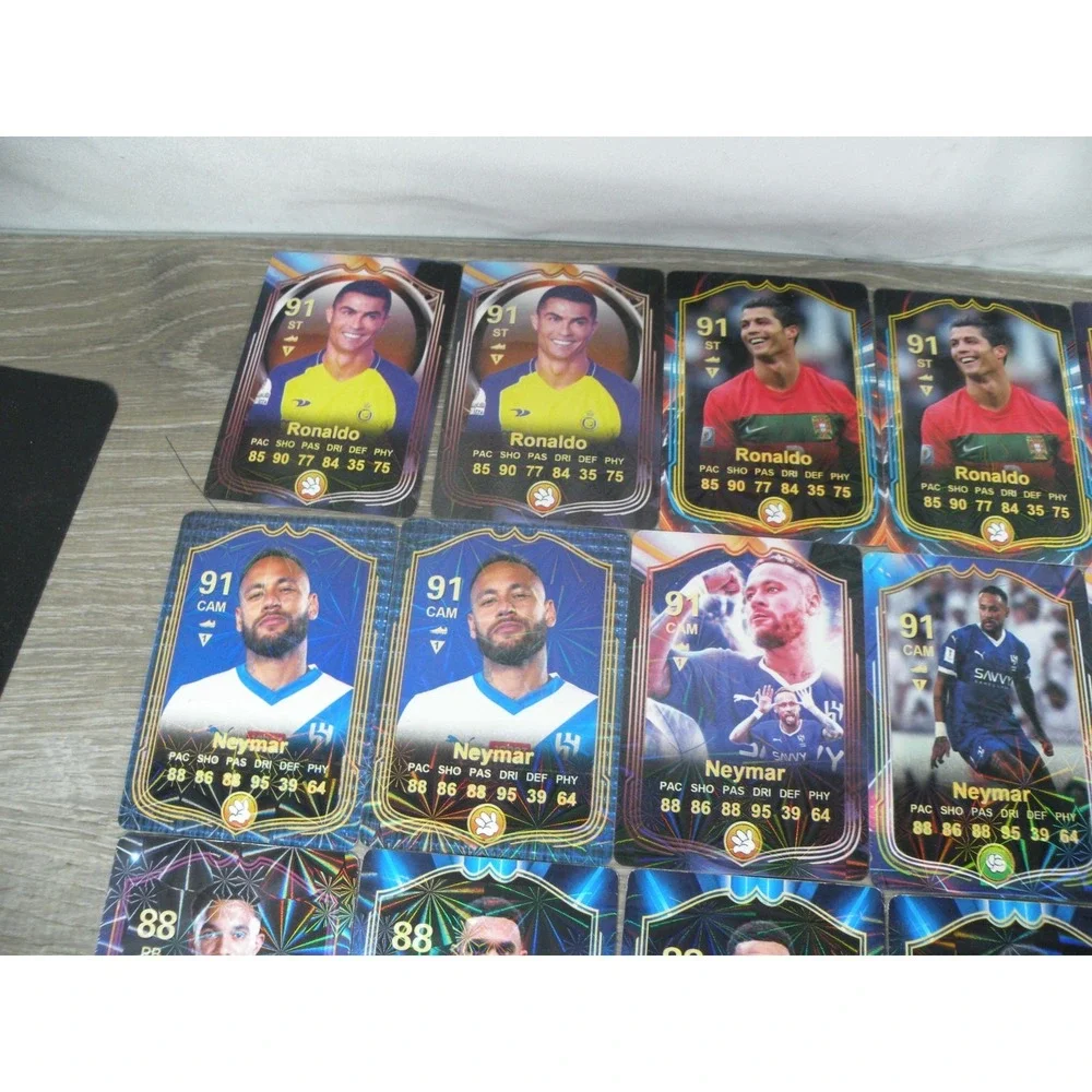 Football Soccer Trading Card Lot of 50 Ronaldo Messi Neymar Benzema Courtois